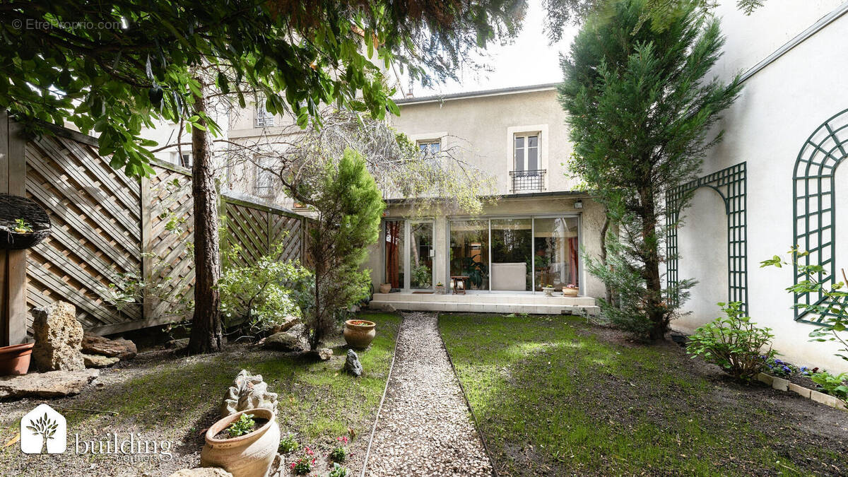 Maison à ASNIERES-SUR-SEINE