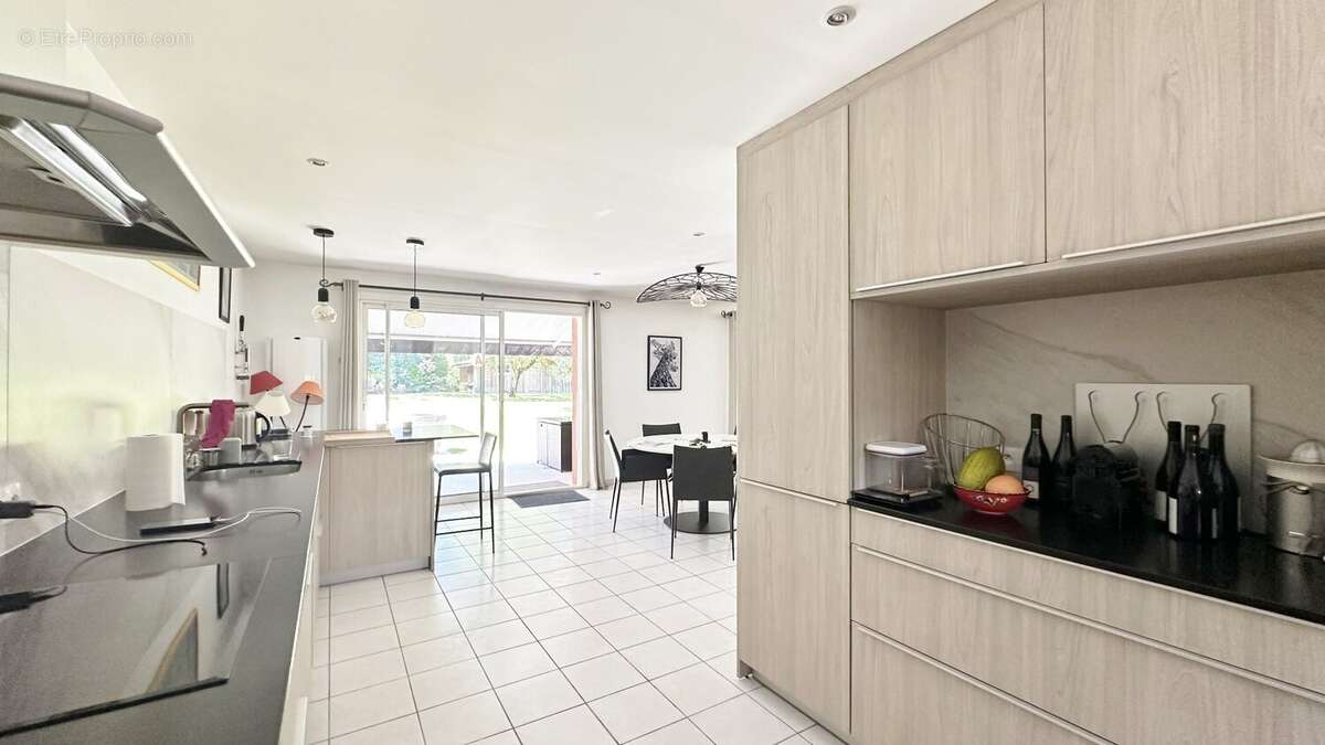 CAPBRETON  Quartier Les Vignes  Villa contemporaine avec piscine, grand jardin et dépendance - photo 10