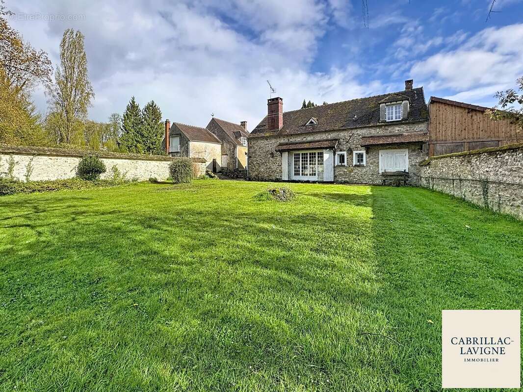 Appartement à VERNOU-LA-CELLE-SUR-SEINE