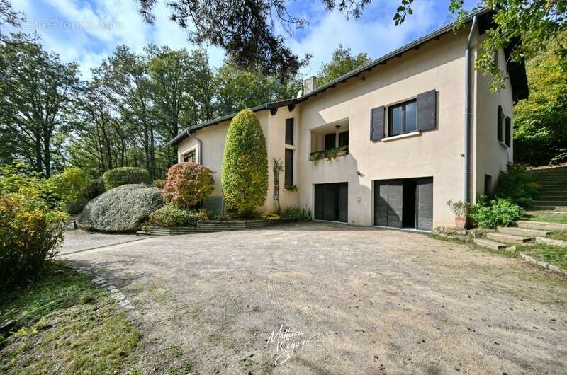 Maison à AVEIZE