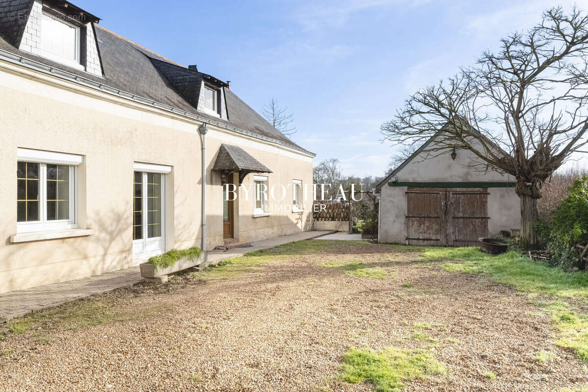 Maison à FENEU