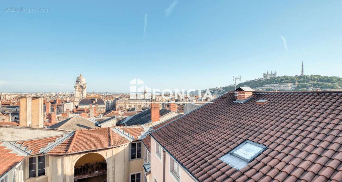 Rue ST POLYCARPE - Dernier étage - Vue panoramique - photo 2