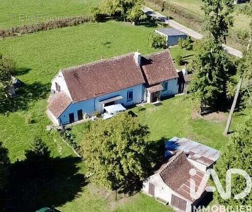 Photo 2 - Maison à LURCY-LEVIS