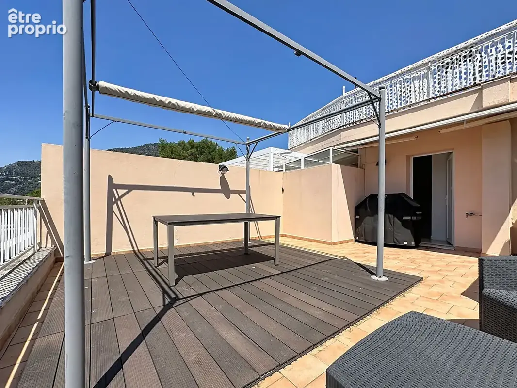 2 pièces  dernier étage avec parking et cave - vue mer - balcon et  toit terrasse - photo 4