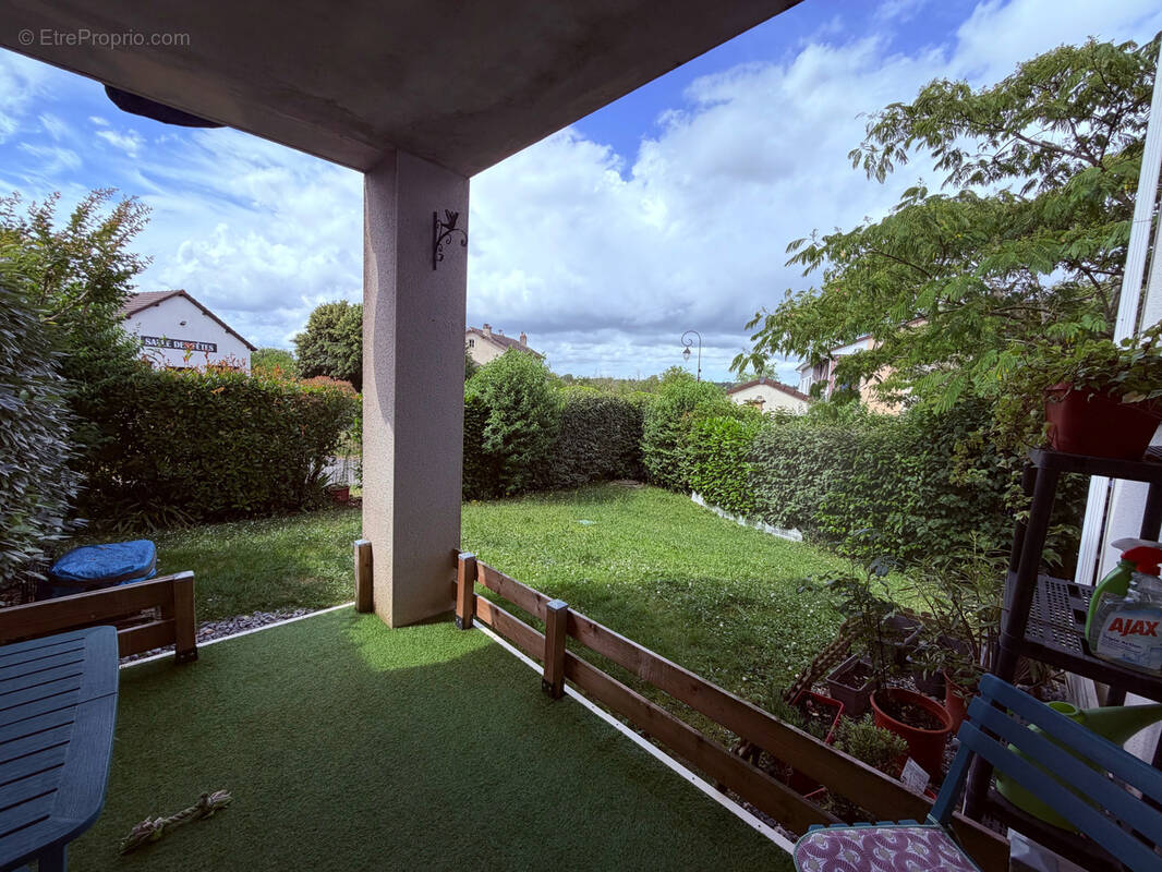 Appartement à PAZAYAC