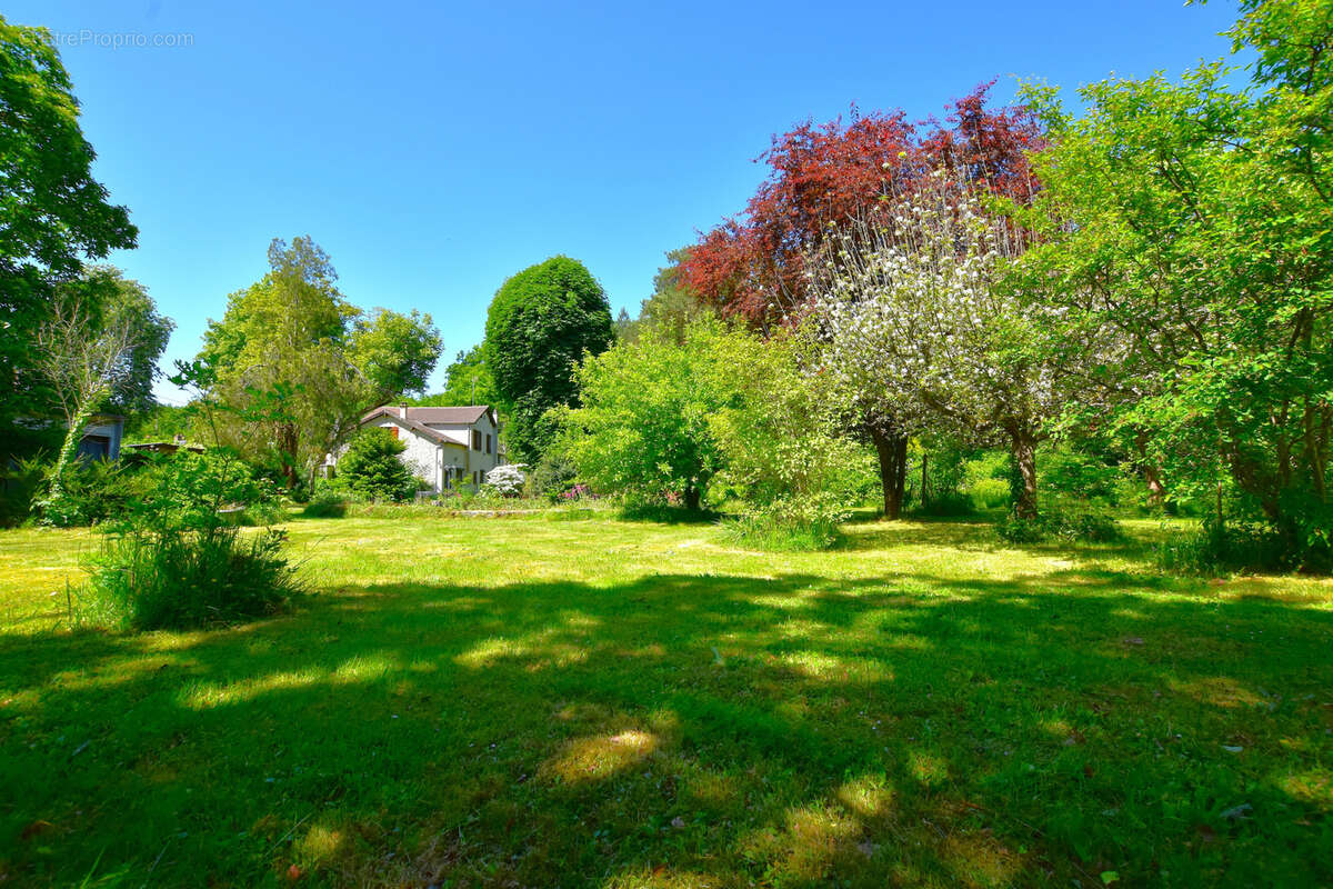 Maison à LES ESSARTS-LE-ROI