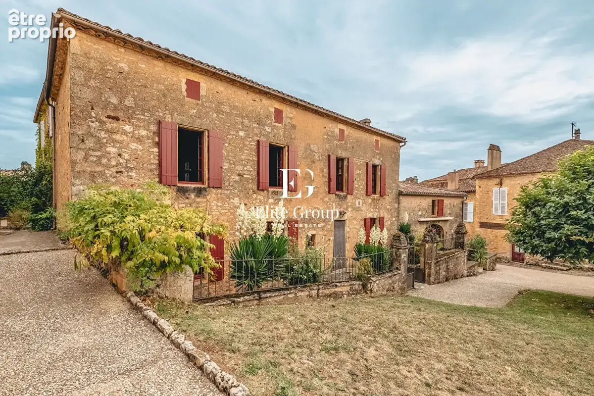 Photo Maison à Biron au prix de 349 800€