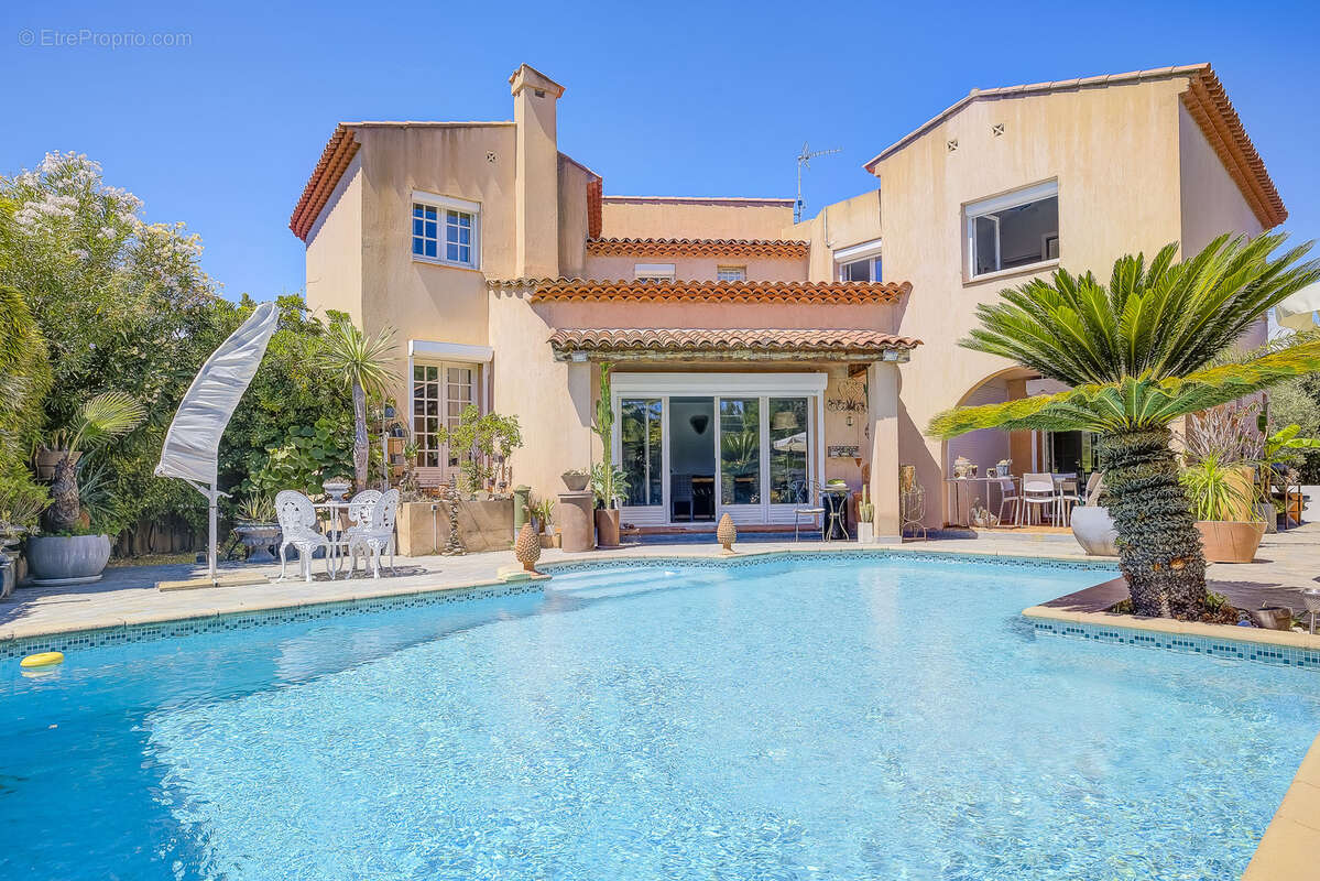 Nice Ouest , agréable villa indépendante de 214m2 avec piscine - photo 2