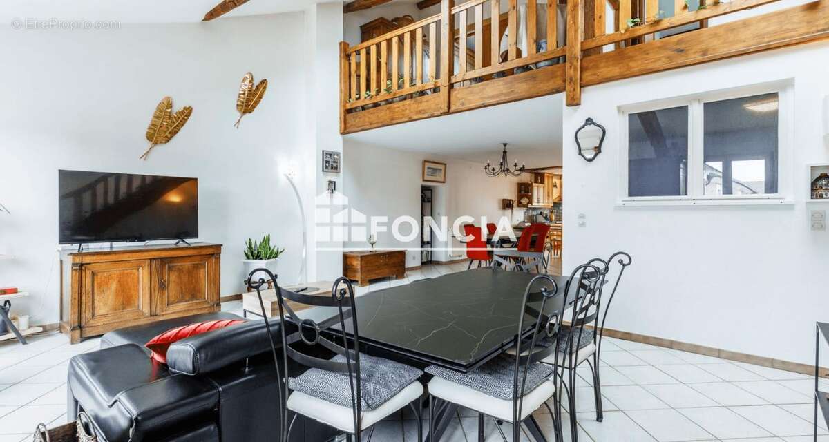 Appartement à COSNES-ET-ROMAIN