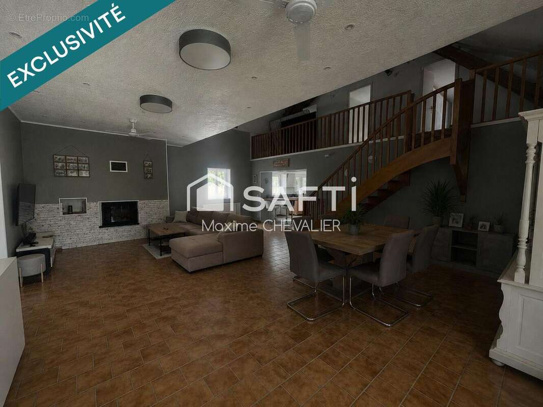 Maison 165 m² à Saint-Chartier  - photo 8