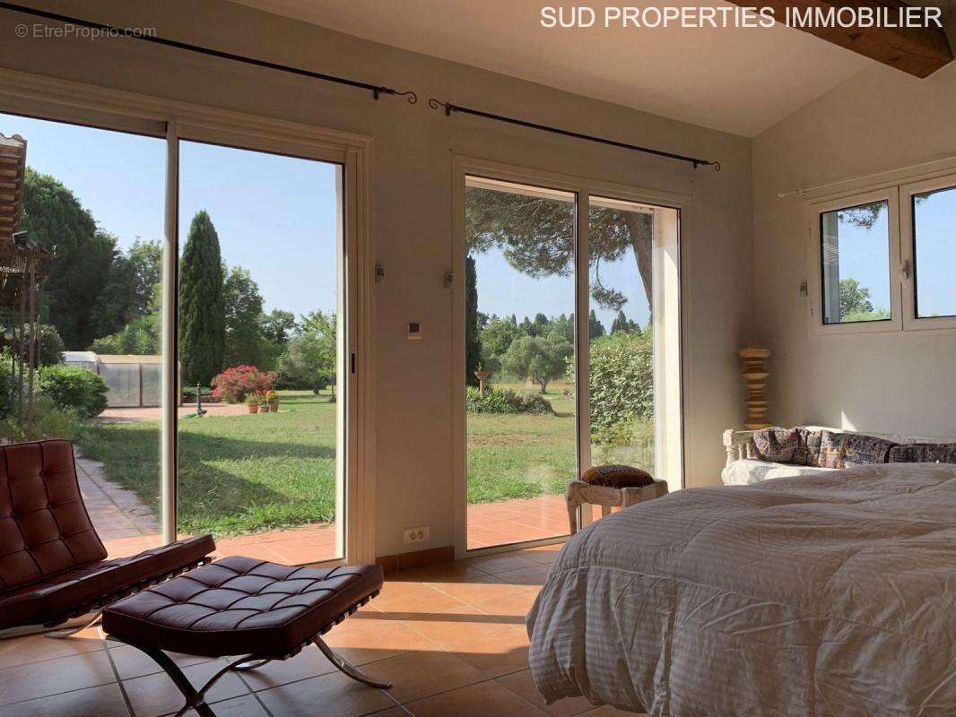 Maison à SAINT-ESTEVE