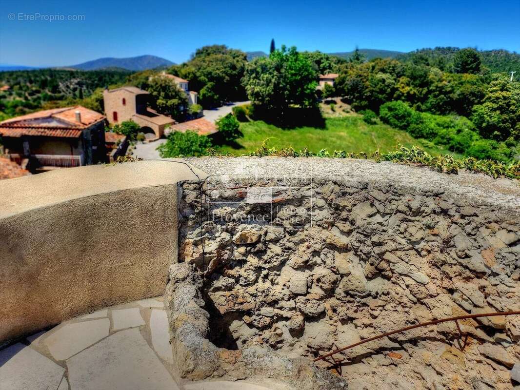 Appartement à TOURTOUR