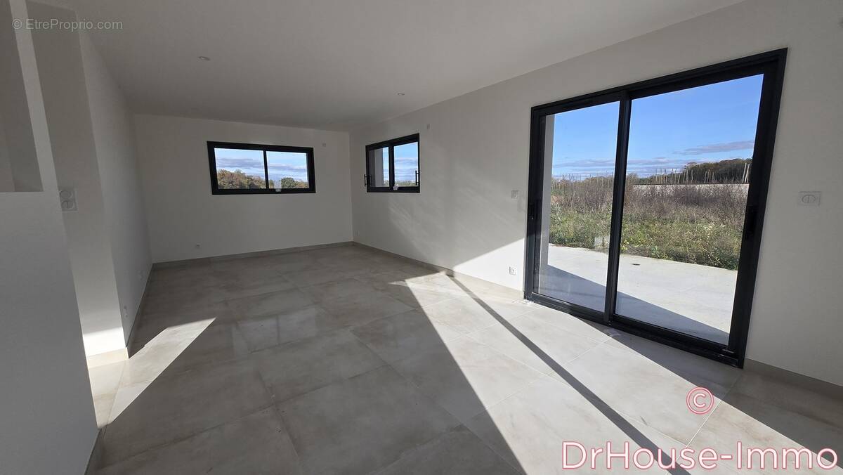 Maison à SAINT-JULIEN