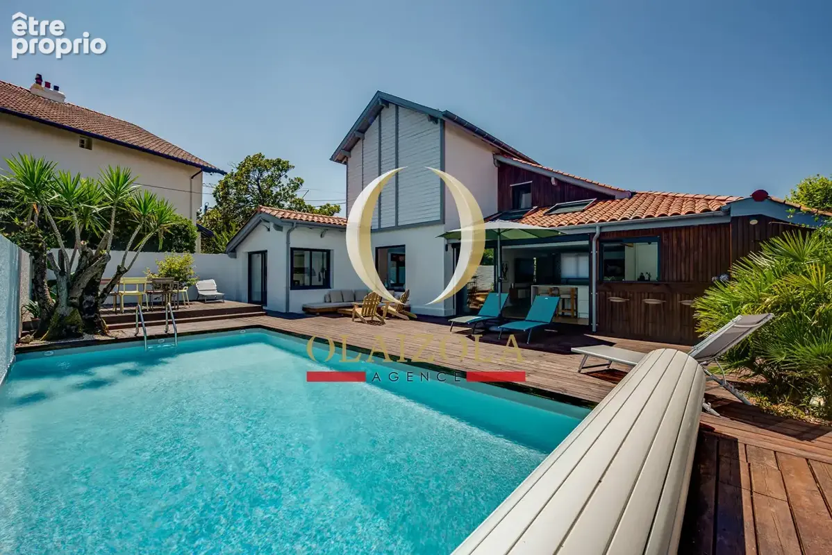 ANGLET CINQ CANTONS - Maison entièrement rénovée avec piscine - photo 9