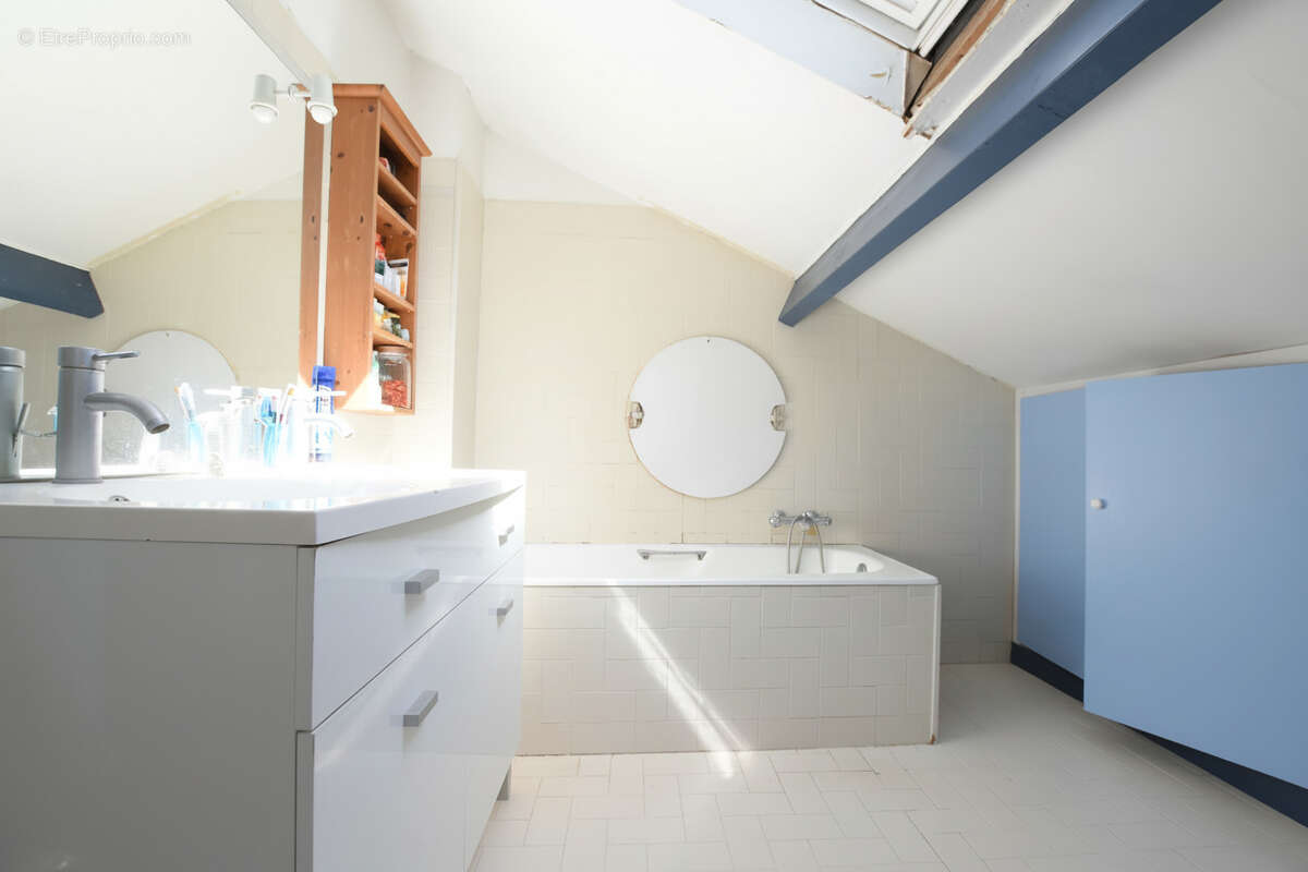 Maison à LES ESSARTS-LE-ROI