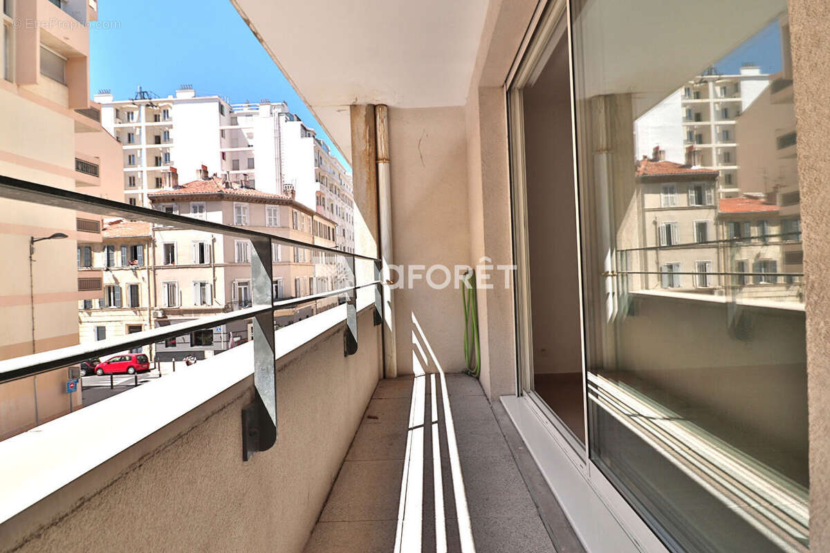 Appartement à MARSEILLE-7E