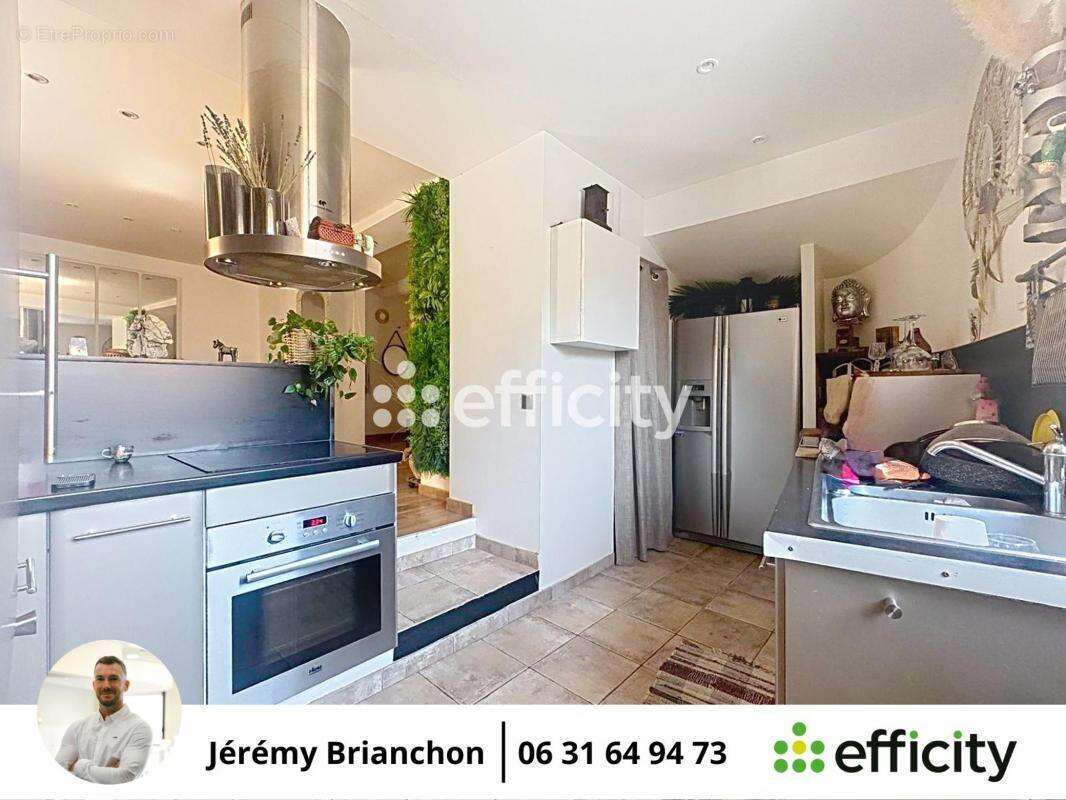 Maison à POURRIERES