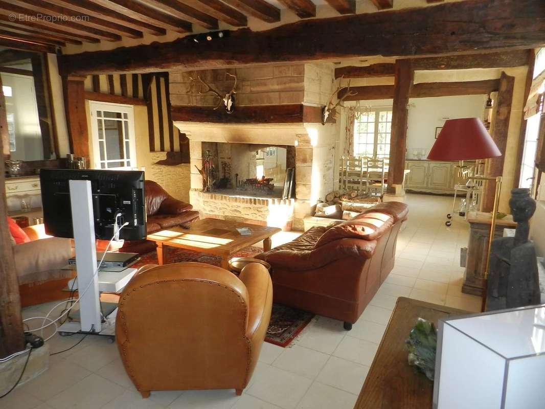 Maison à SAINT-PIERRE-SUR-DIVES