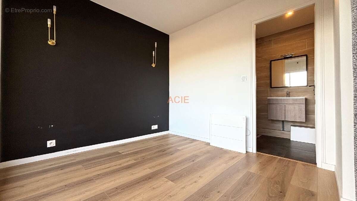 Appartement à LOUVRES
