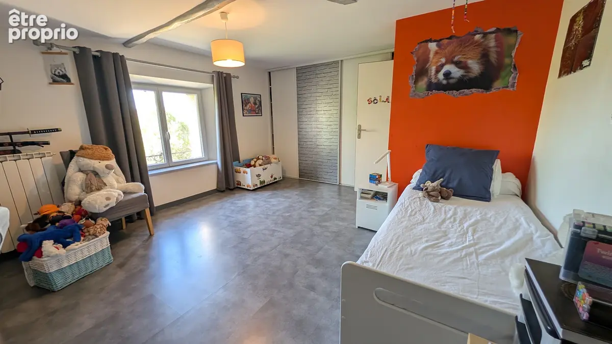 Maison en pierre parfaitement rénové de 177 m2 / F5 - photo 13