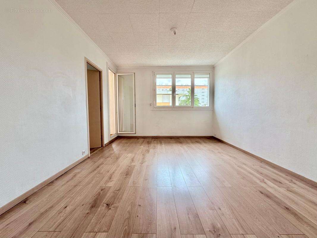 Appartement à CHENOVE