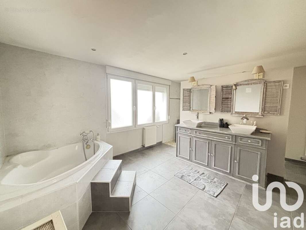 Photo 4 - Maison à ILLOUD