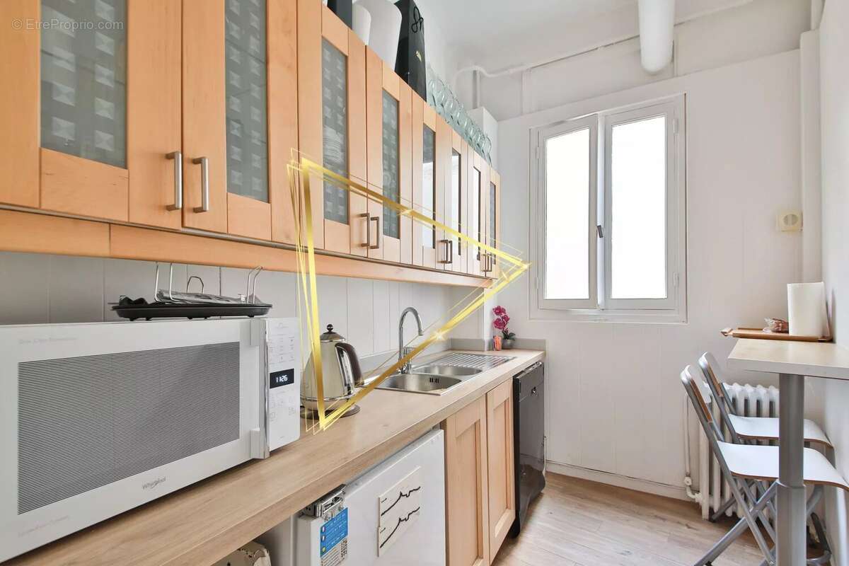 Appartement à PARIS-16E