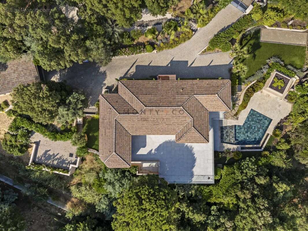 Villa contemporaine avec vue mer à vendre dans le domaine privé de Beauvallon Bartole, Grimaud - photo 17