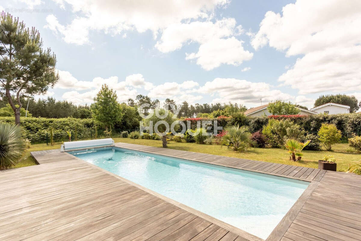 Maison à PARENTIS-EN-BORN