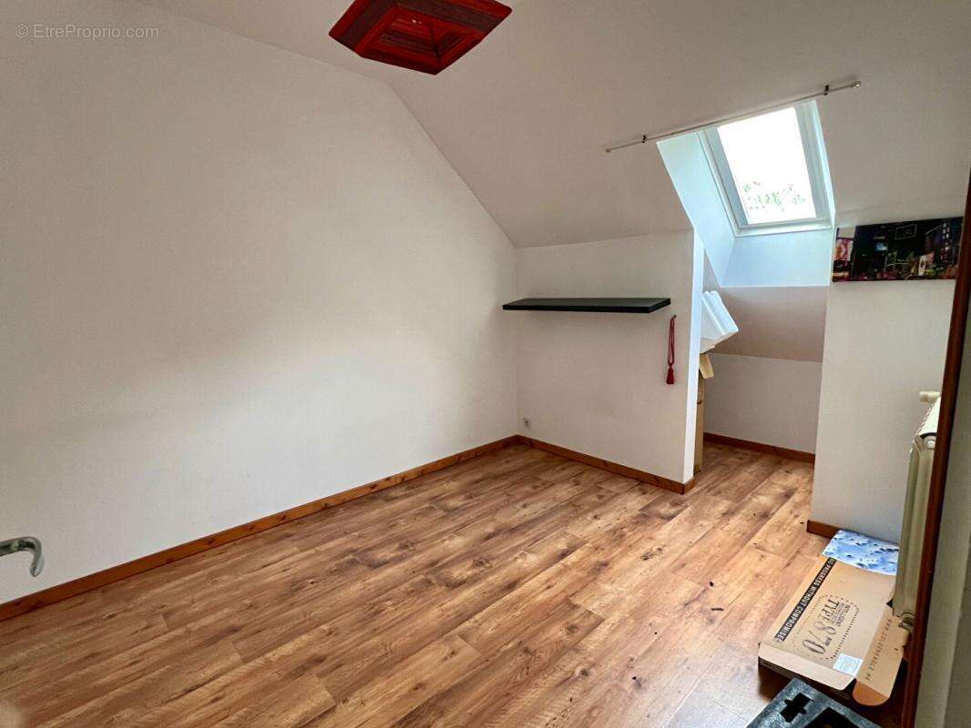 Maison à SAINT-HILAIRE-LA-GRAVELLE