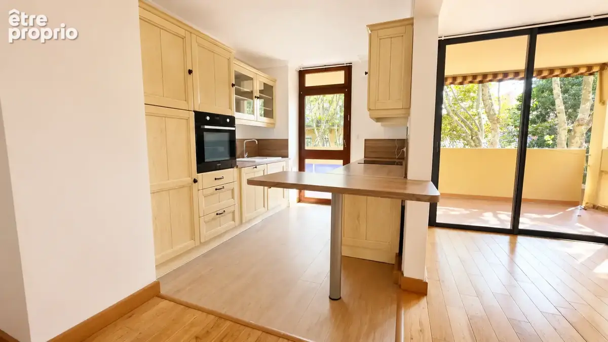 Appartement T4/5 avec terrasse, parking et cave   Boulevard Cunéo - photo 1