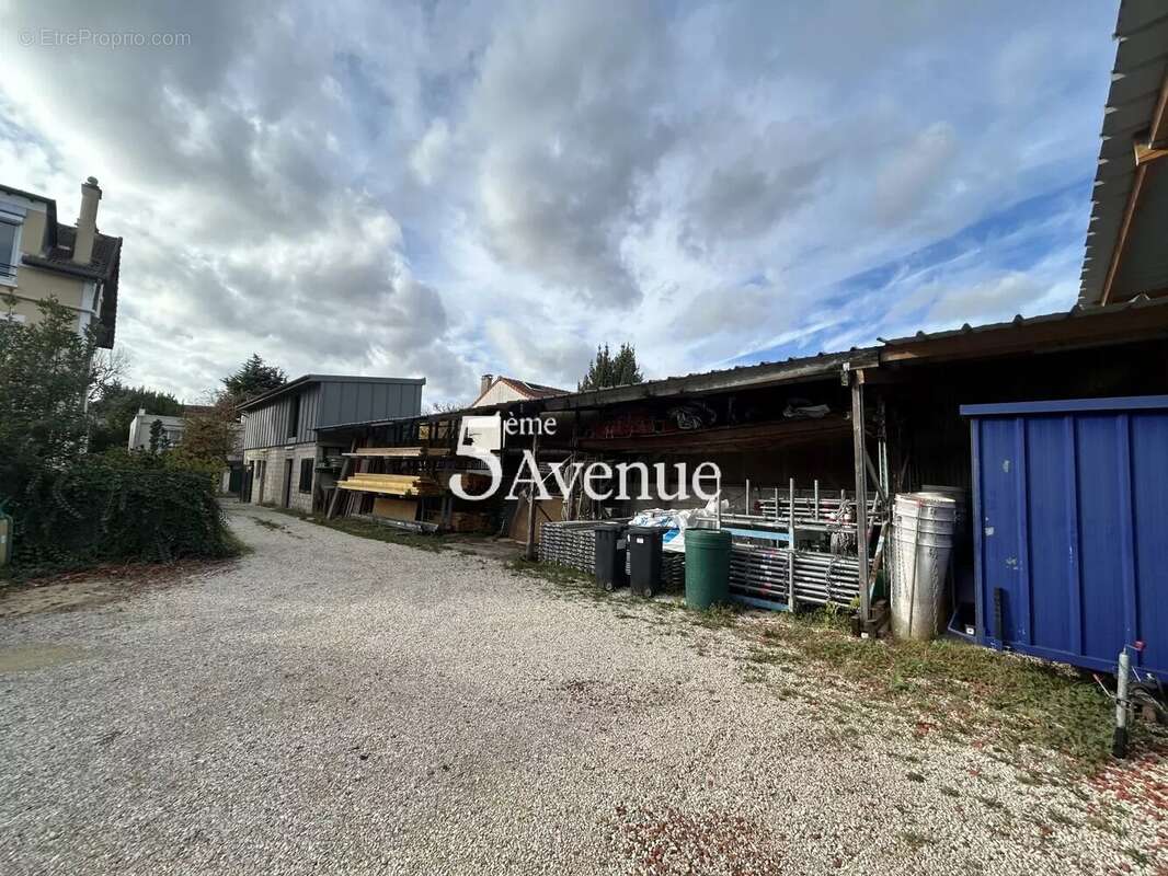 Commerce à SAINT-MAUR-DES-FOSSES