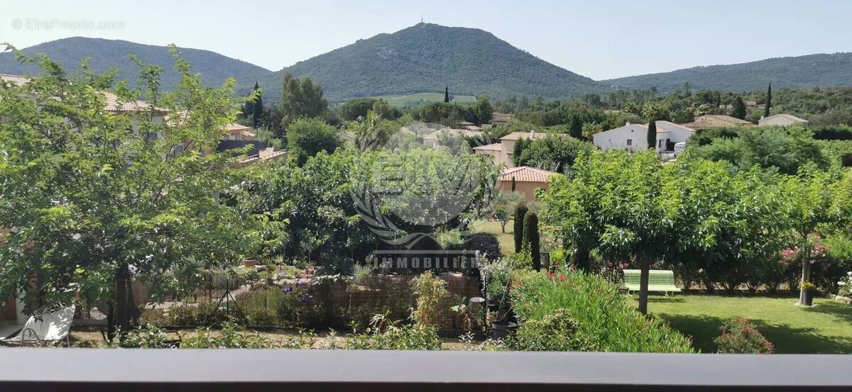 Maison à PLAN-DE-LA-TOUR