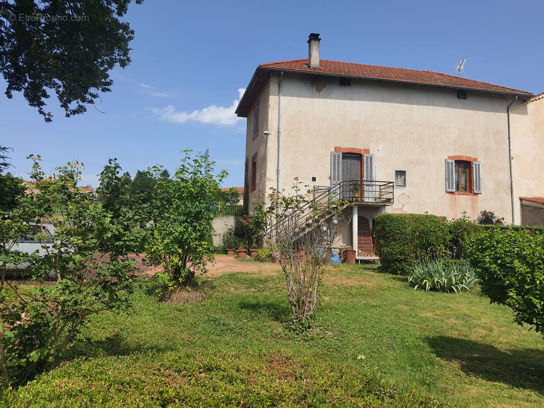 Maison à SAINT-GERMAIN-LAVAL