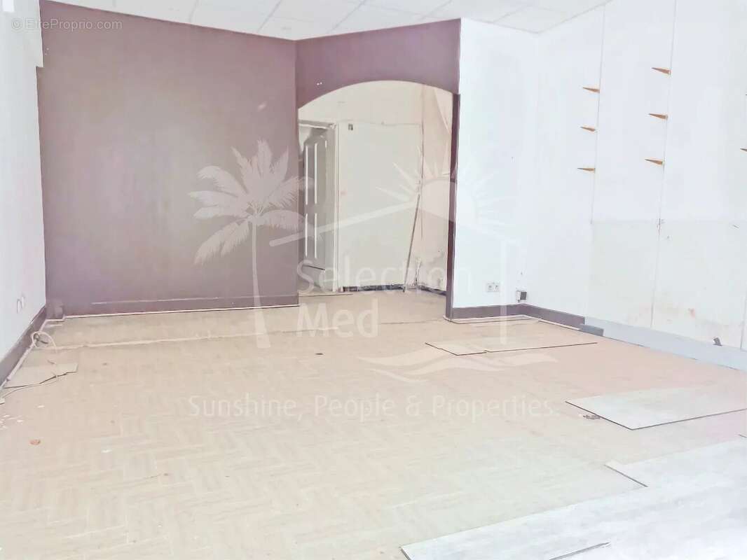 Commerce à OLLIOULES