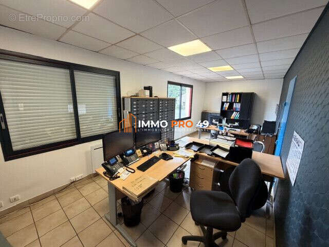 Commerce 3300 m² à Saint-Macaire-En-Mauges  - photo 8