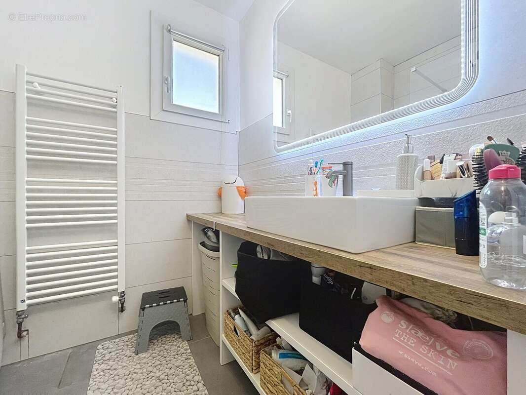 Appartement à FONTAINE