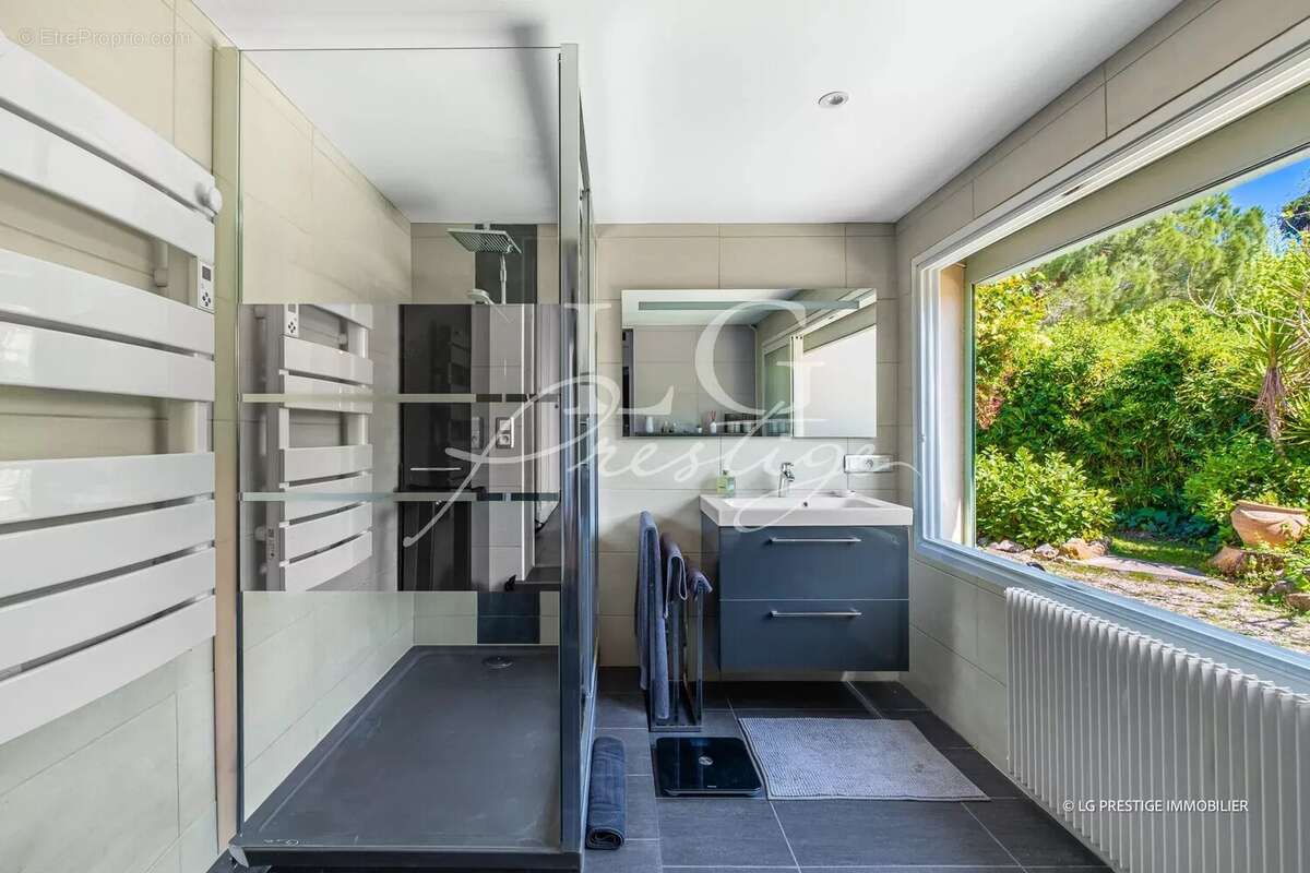 Mougins, Maison de plain-pied avec piscine - photo 12