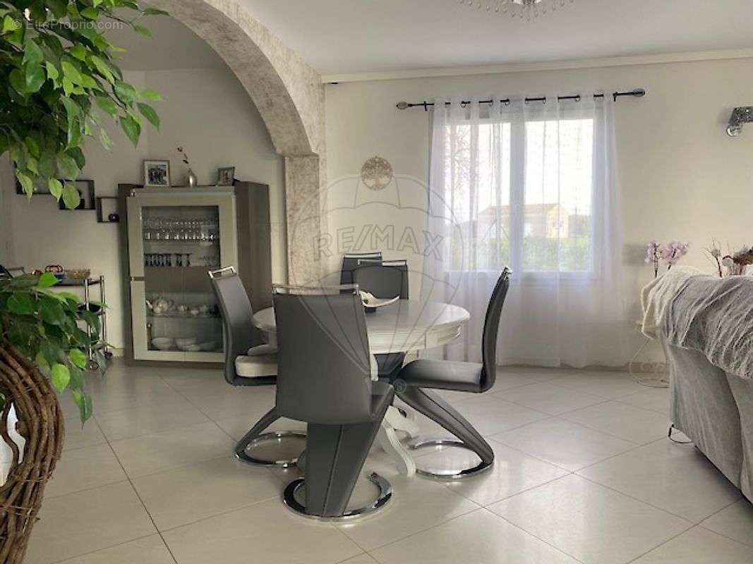 Maison à MESCHERS-SUR-GIRONDE