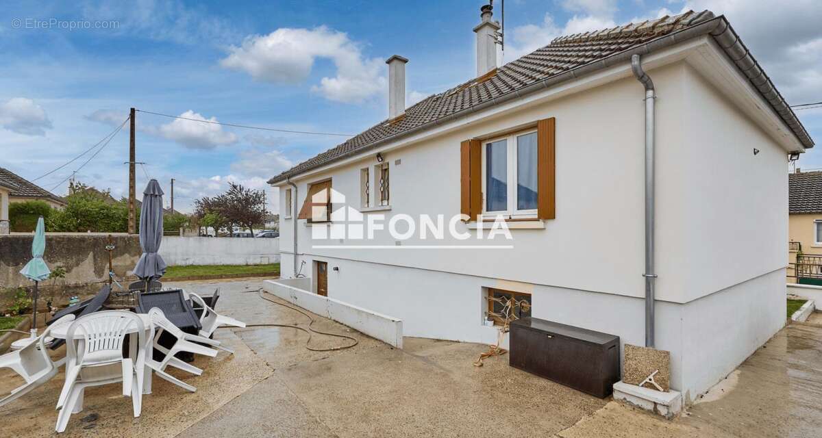 Maison à FLEURY-SUR-ORNE