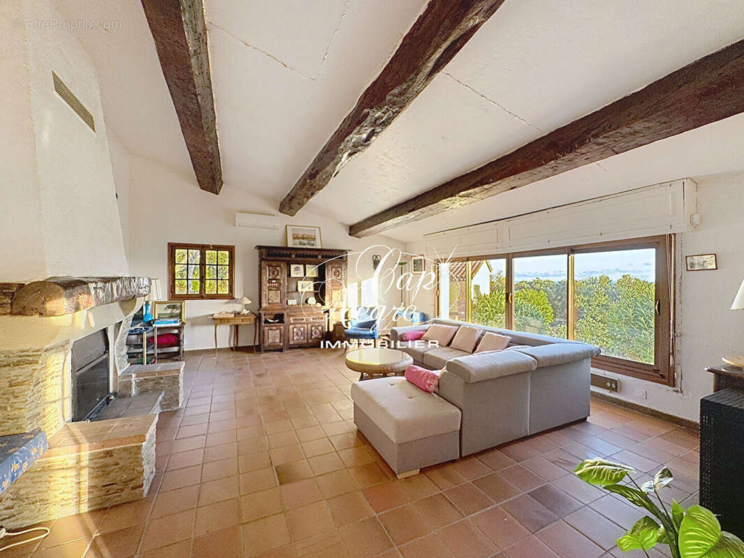 Maison à BORMES-LES-MIMOSAS