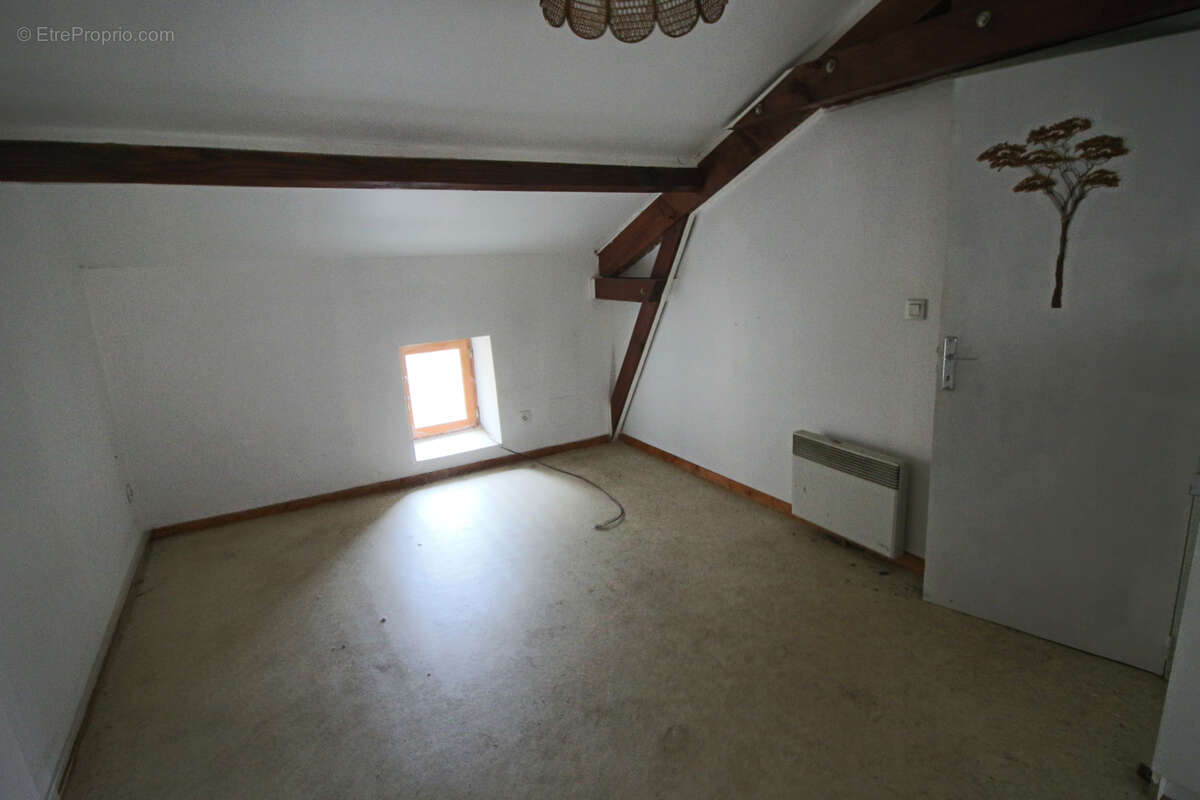 Maison à PUY-L&#039;EVEQUE