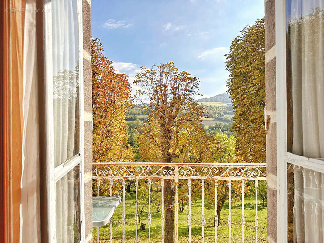 Maison à LA ROCHE-BLANCHE