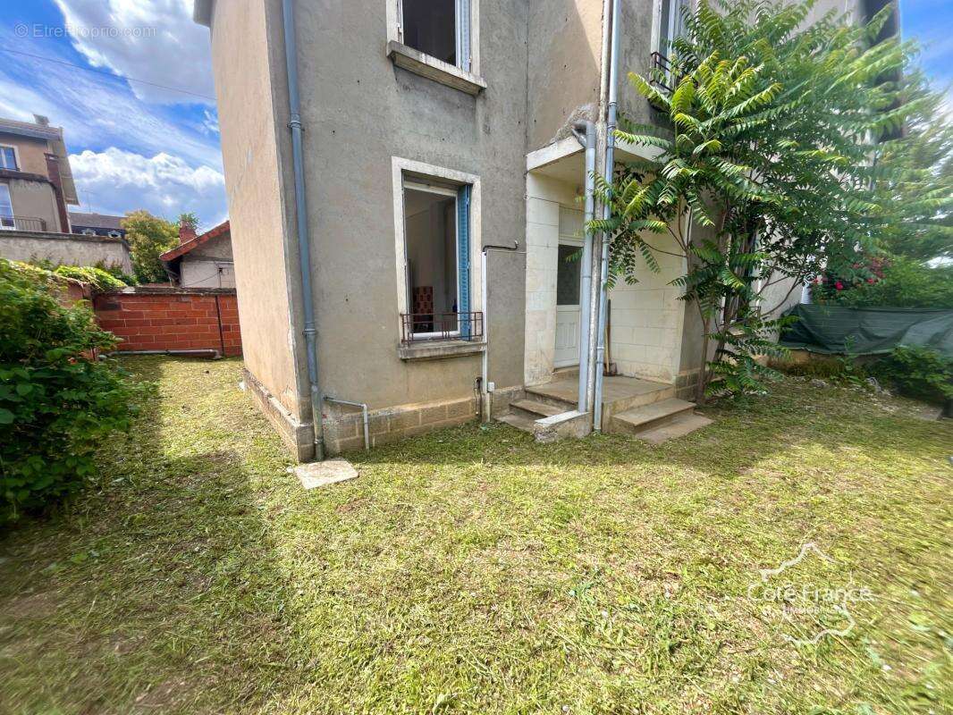 CLAMECY   Maison de 4 chambres rénovée avec jardin, cave et - photo 2