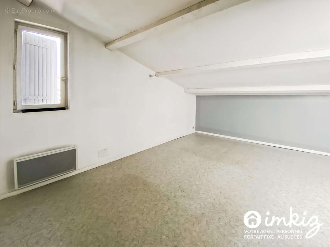 Maison de ville Aigues-Mortes - 3 chambres, garage - photo 10