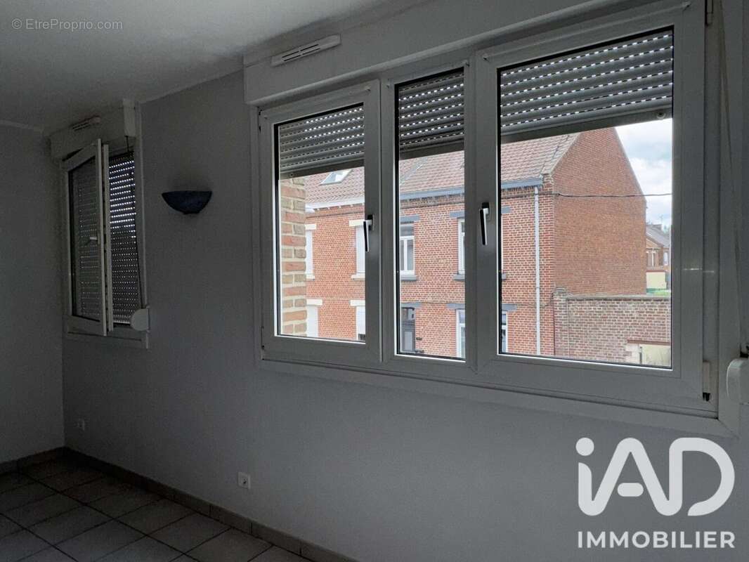 Appartement 94 m² à Sin-Le-Noble  - photo 3