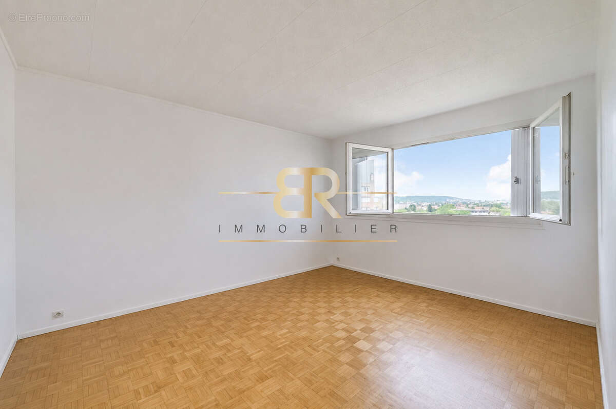 Balcon / lumineux / vue dégagée / parking - photo 6