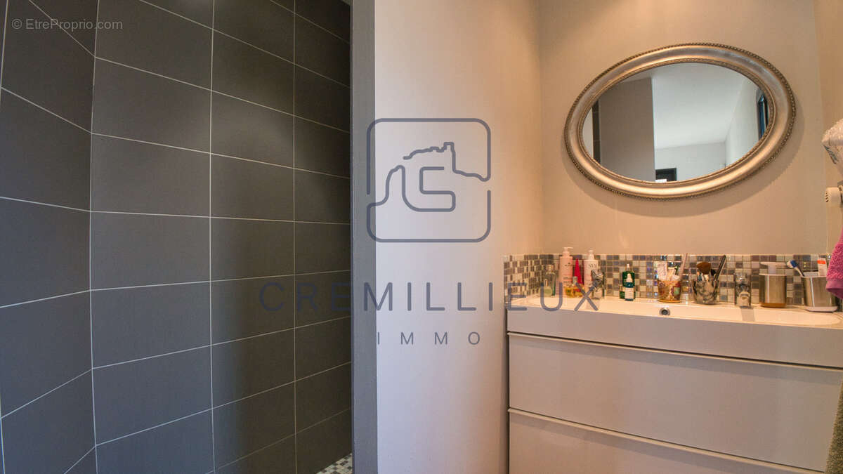 Maison à GUILHERAND-GRANGES