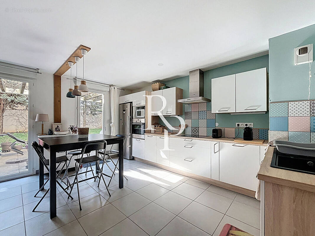 Appartement à CRAPONNE