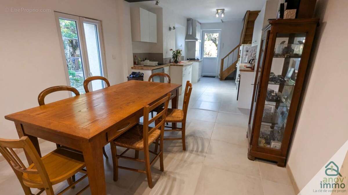 Maison à SAINT-ETIENNE-DE-CROSSEY